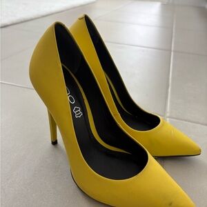 Aldo Yellow High-Heeled Pumps